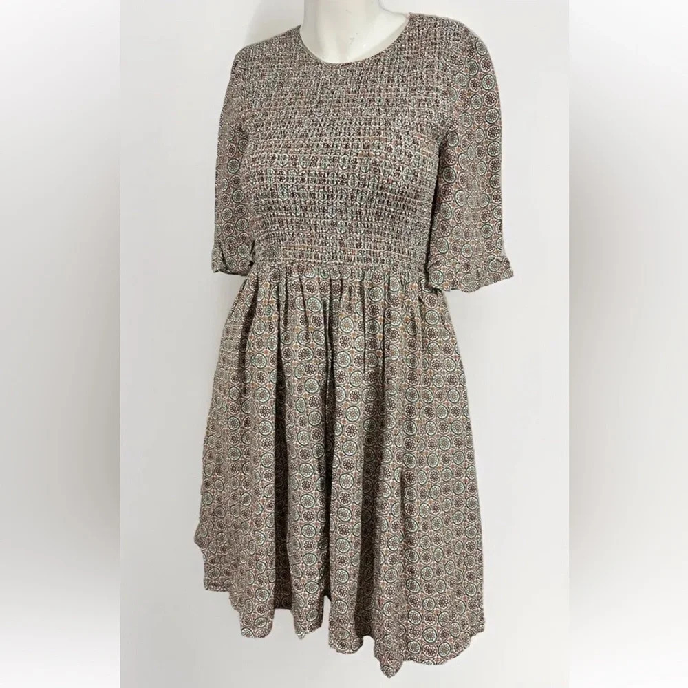 NWT Gal Meets Glam Short Sleeve Floral Smocked Dress Women's Size 6